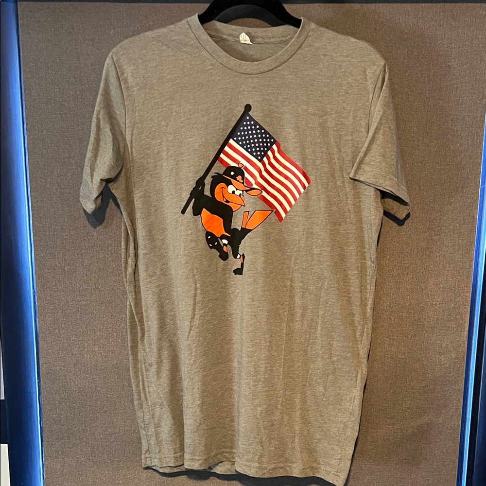 Baltimore Orioles Gray Graphic T-Shirt SGA Oriole Bird w/American Flag 🇺🇸 Medium